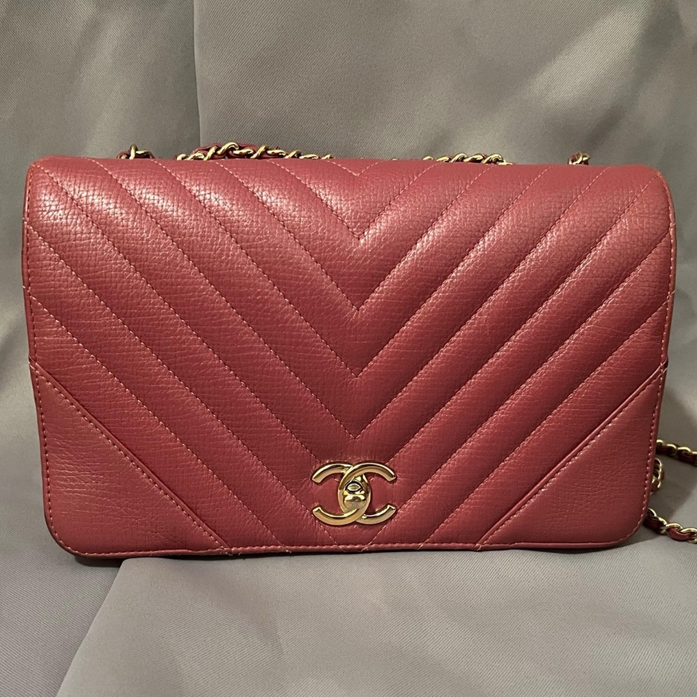 Pre-Loved Authentic CHANEL Calfskin Chevron Quilted Statement Flap Pink
